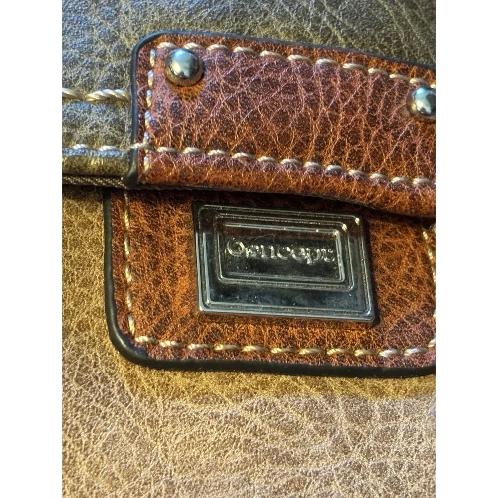 Two Tone Brown Leather Crossbody Bag oencept